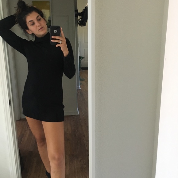 Black Theory Turtleneck Mini Dress - Picture 4 of 6